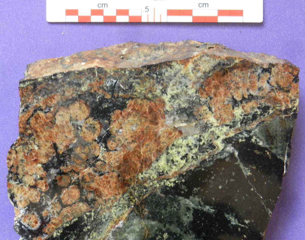 garnets-in-bc