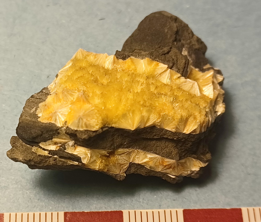 wavellite [209 kb]