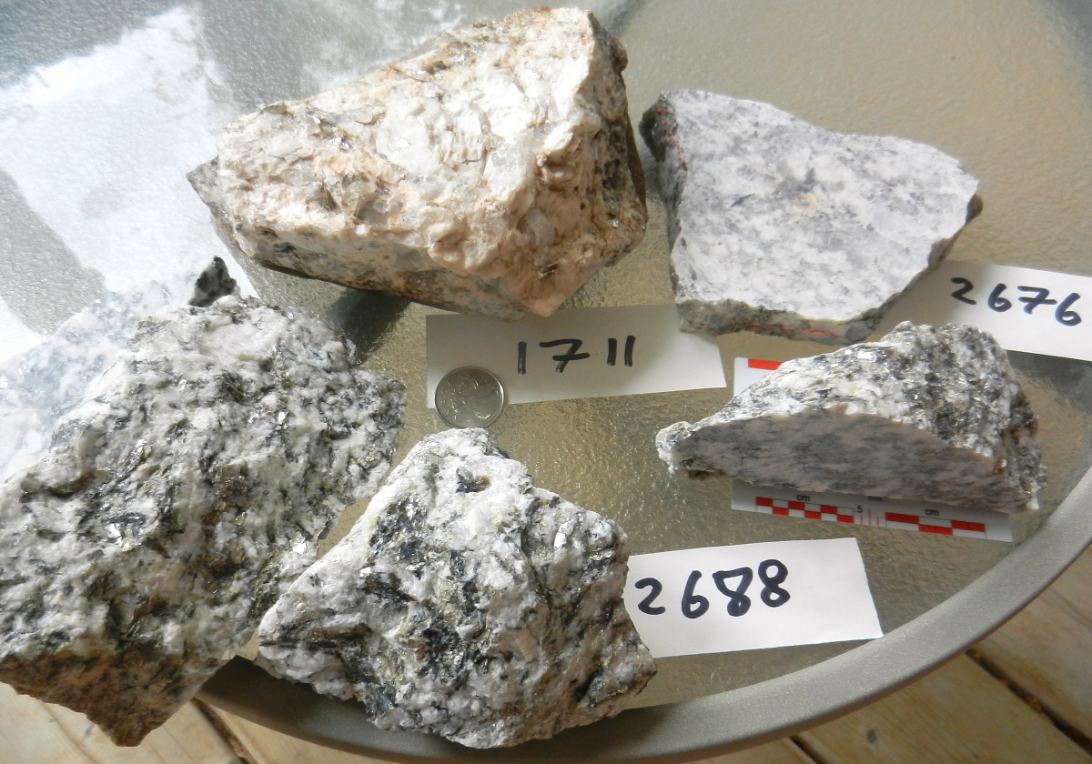 3 granites [318 kb]