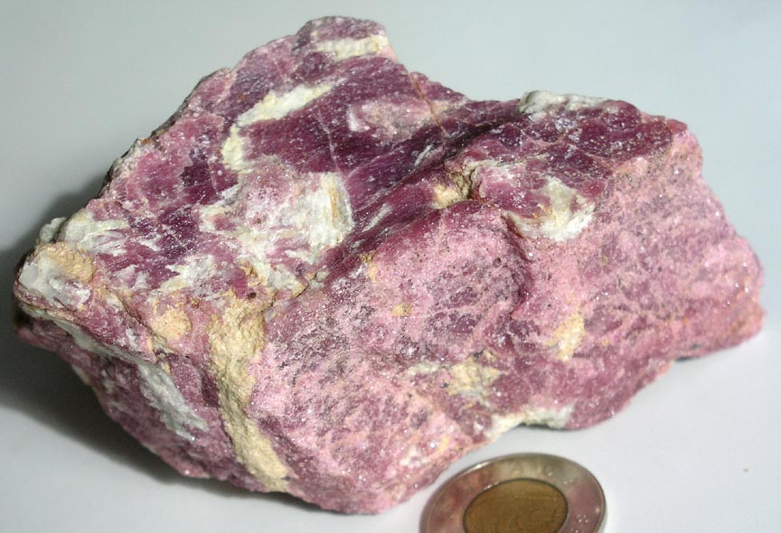 lepidolite [98 kb]