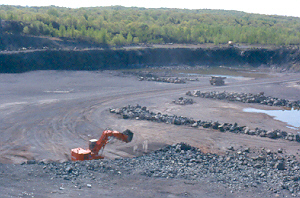 Aggregate quarry, Wisconsin [61 kb]