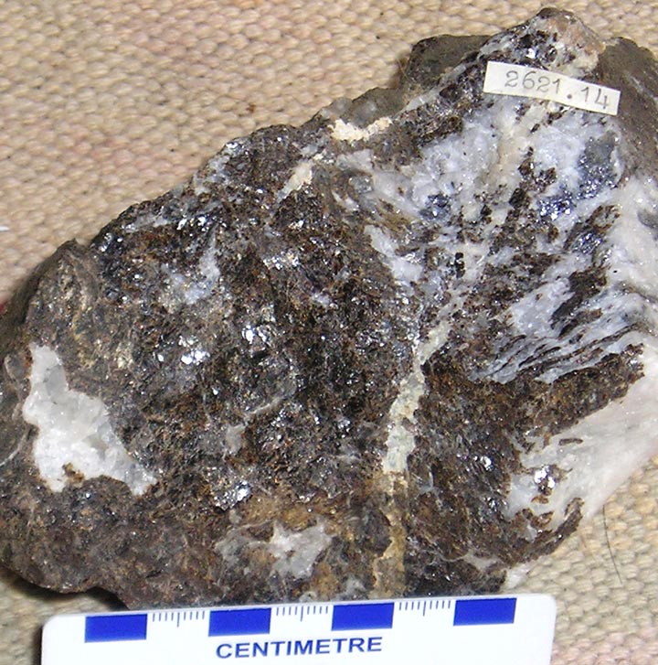 sphalerite [148 kb]